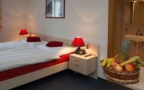 Hotel Du Port - Free Parking - Breakfast Included